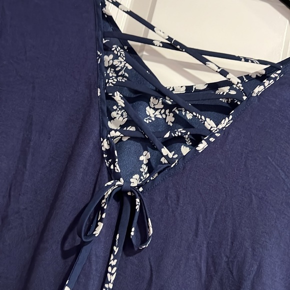 Floral blouse - Picture 3 of 3